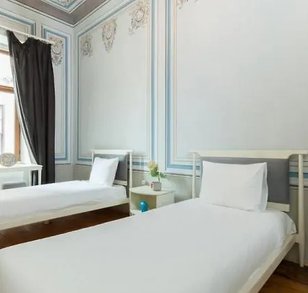 Mavi Evi *
